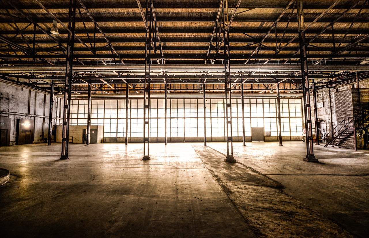 Industrial pest control services. Image of warehouse.